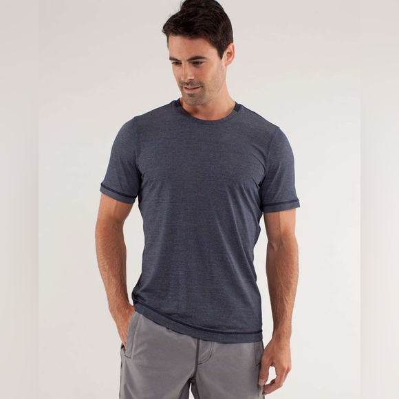 Lululemon Men’s Short Sleeve Charcoal Gray Tee Shirt - Picture 1 of 7